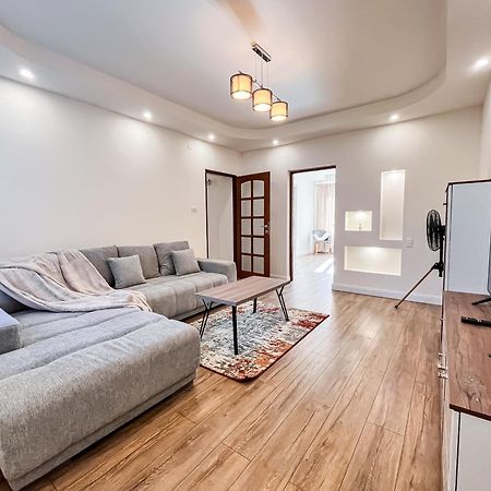 La Teatru - 2Bd Apartment Near Theatre And Old Town 브라쇼브 외부 사진