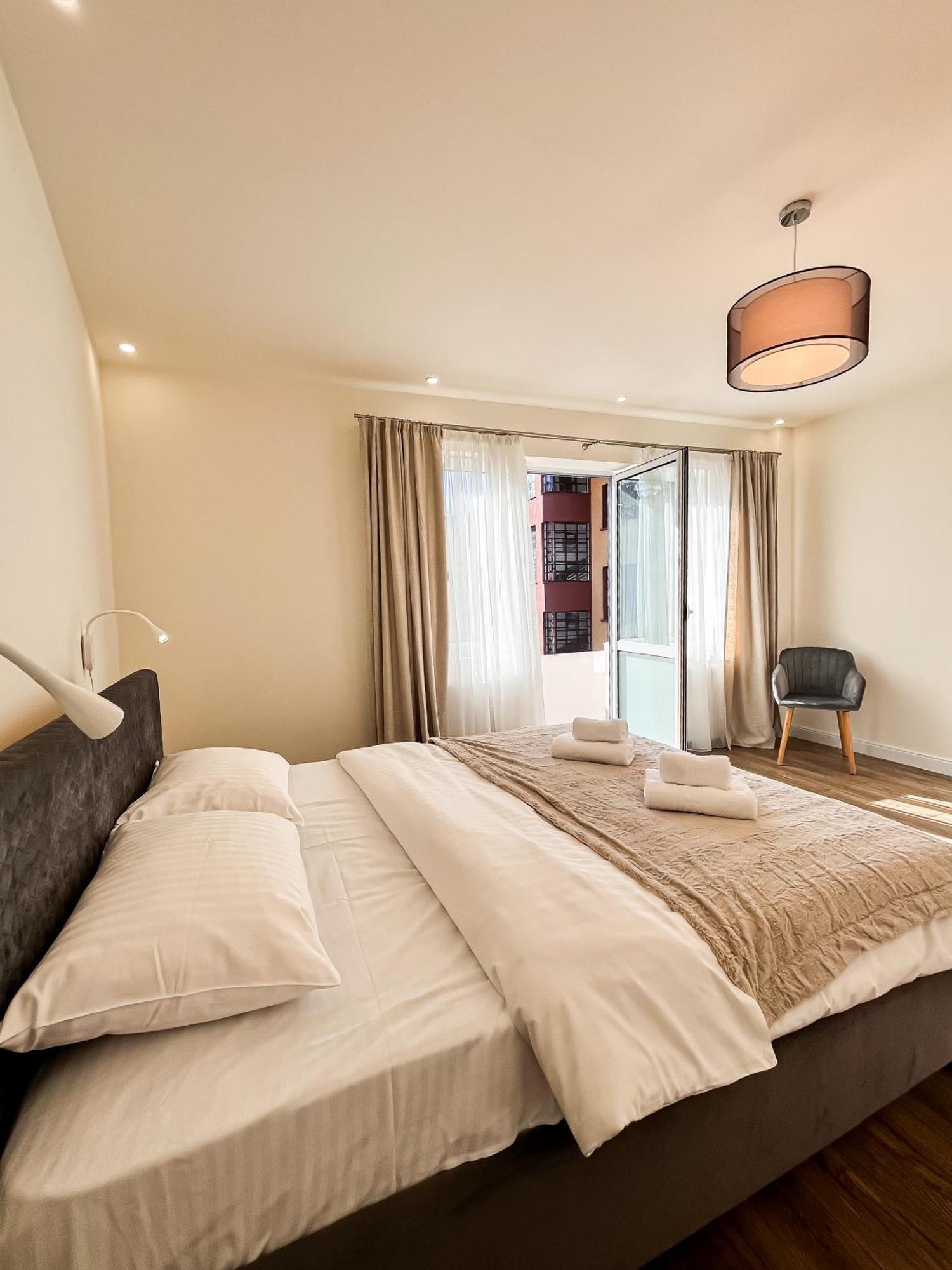 La Teatru - 2Bd Apartment Near Theatre And Old Town 브라쇼브 외부 사진