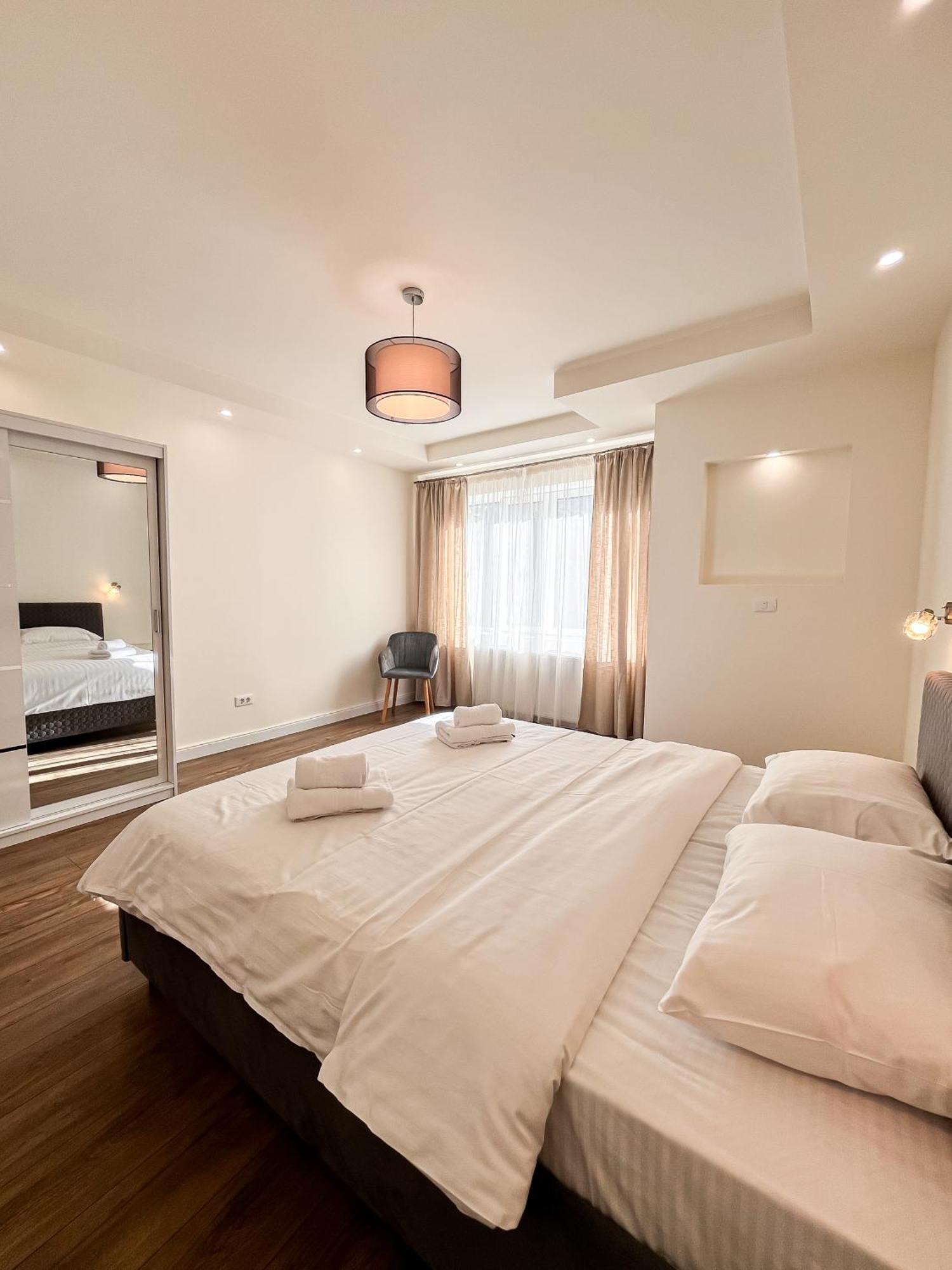 La Teatru - 2Bd Apartment Near Theatre And Old Town 브라쇼브 외부 사진